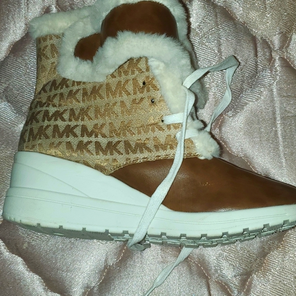 Michael Kors girls boots